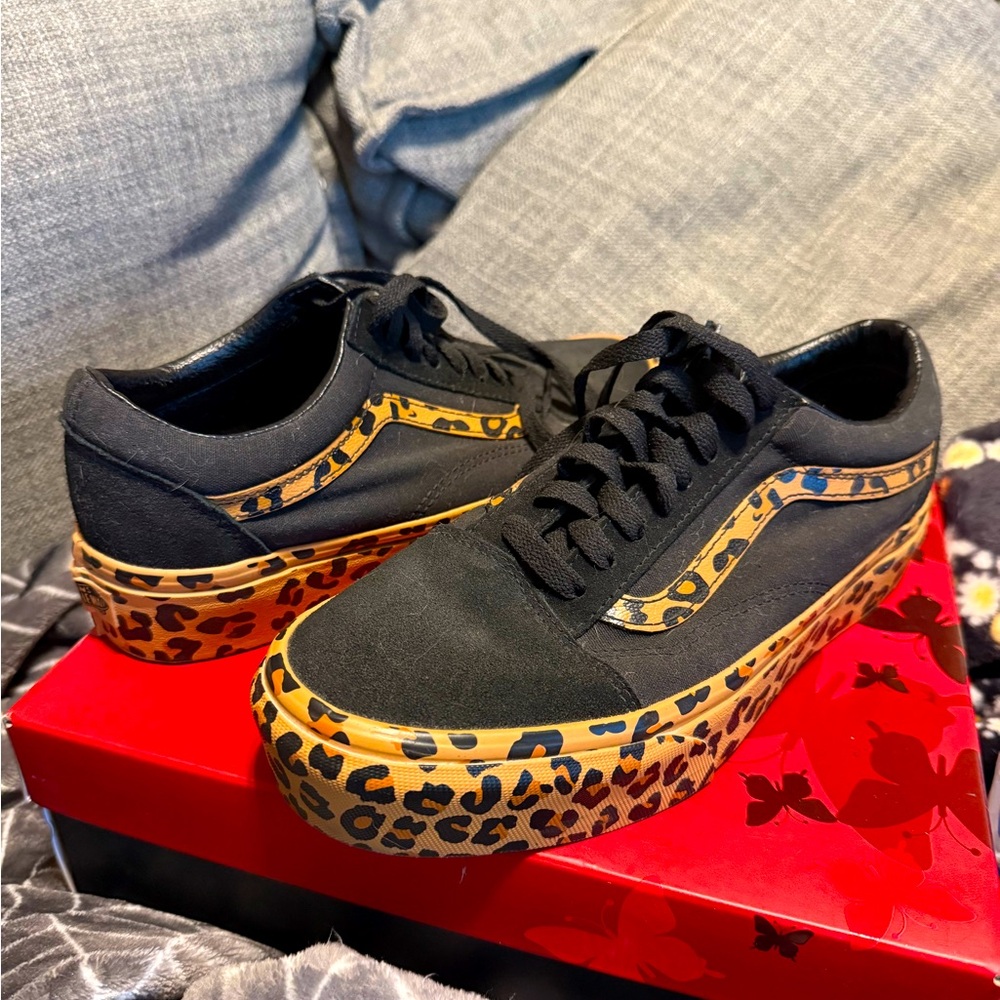 Size 9 Black and Leop print platform Vans